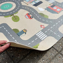 Legetæppe med by og vejbane - 1 x 1,5 meter - Vinyl - Fra 1 år.