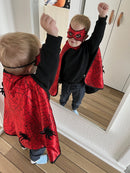 Udklædning - Vendbar kappe - Spiderman/Batman - Fra 3-4 år.