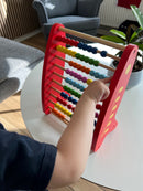 Kugleramme i træ fra VIGA med 100 kugler.