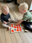 GOKI knoppuslespil i træ med 14 brikker - Fra 1 år.