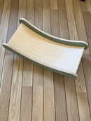 Balancebræt - Dusty green - FLEXA - Fra 6 mdr.