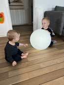 Kugle med LED lys - 16 farver - Ø:40 cm - inkl fjernbetjening.