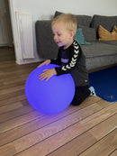 Kugle med LED lys - 16 farver - Ø:40 cm - inkl fjernbetjening.