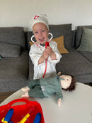 Doktor udklædning inkl. hat - Passer fra 3-6 år.