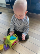 OombeeCube Sorteringskasse - Fat Brain legetøj - Fra 12 mdr. - Billede 1