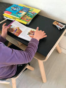 Børnebord & stol i træ fra PlanToys - Sort/Træfarvet - Fra 3 år. - Billede 1