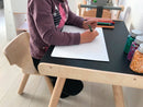 Børnebord & stol i træ fra PlanToys - Sort/Træfarvet - Fra 3 år. - Billede 1