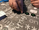 Right Or Wrong spillet fra Game Inventors - Fra 15 år. - Billede 1