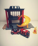 BRIO 33833 - Brandstation - Fra 3 år - Billede 1