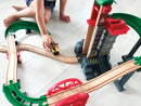 BRIO 33887 Togbane - Løft & Læs med lagerbygning  - Fra 3 år. - Billede 1