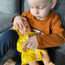 Dukketøj - 32-37 cm - Gul regnjakke - Fra 3 år. - Billede 1
