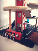 Garage i træ fra Hape - Fra 3 år. - Billede 1