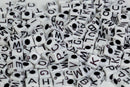 Pearl`n fun bogstaver 7mm sort/hvid 125g - Billede 1