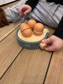 Mamomemo Legekøkken - Æggekoger i FSC træ - Grøn - Fra 3 år. - Billede 1